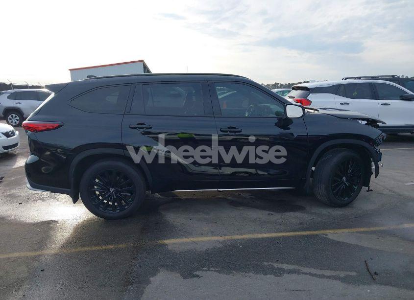 Photo 14 of 2023 Toyota Highlander XSE (VIN 5TDKDRAH0PS516095)