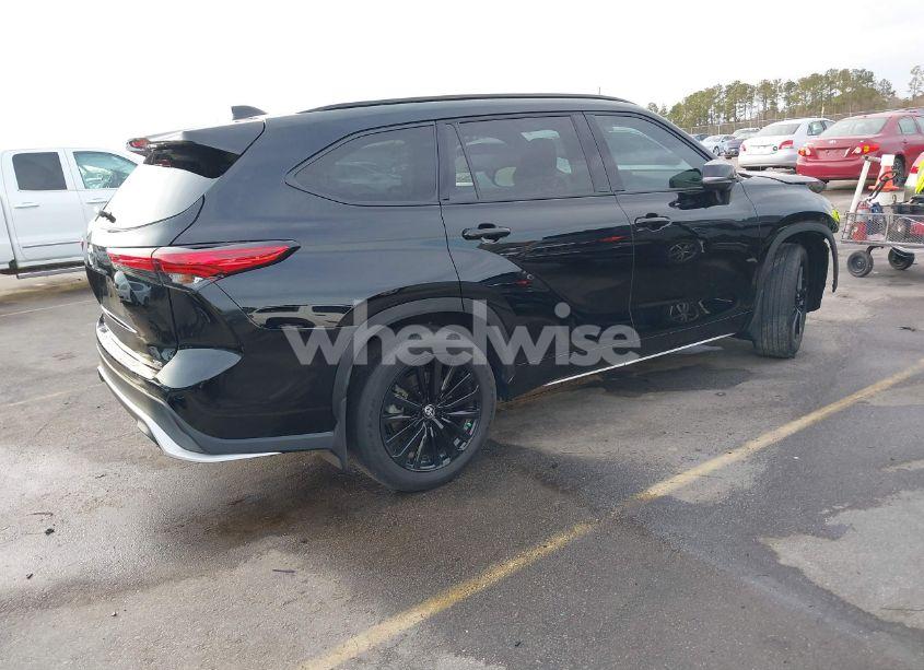 Photo 4 of 2023 Toyota Highlander XSE (VIN 5TDKDRAH0PS516095)