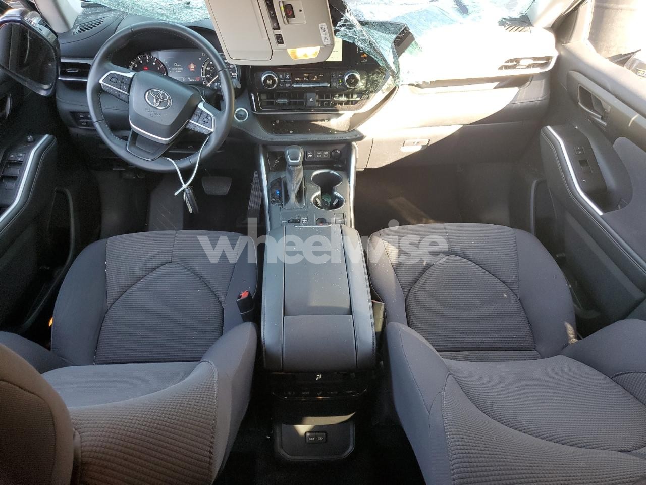 Photo 8 of 2025 TOYOTA HIGHLANDER LE (VIN 5TDKDRAH0SS551924)