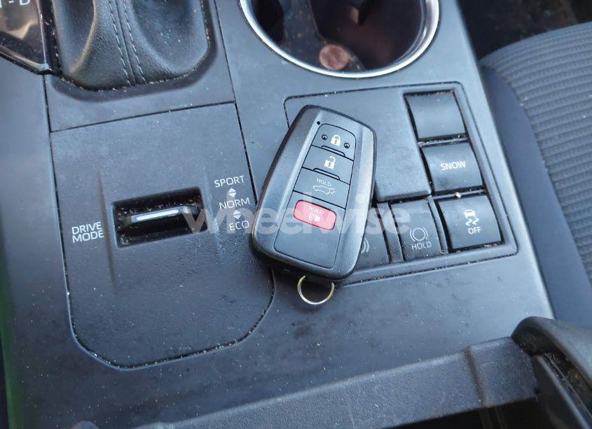 Photo 11 of 2023 Toyota Highlander LE (VIN 5TDKDRAH1PS044814)