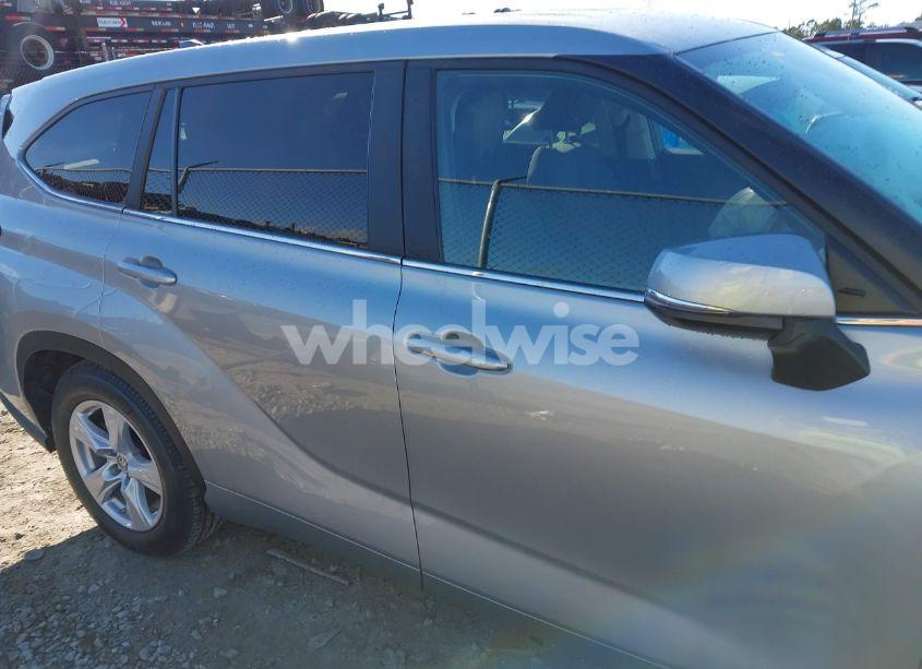 Photo 13 of 2023 Toyota Highlander LE (VIN 5TDKDRAH1PS044814)