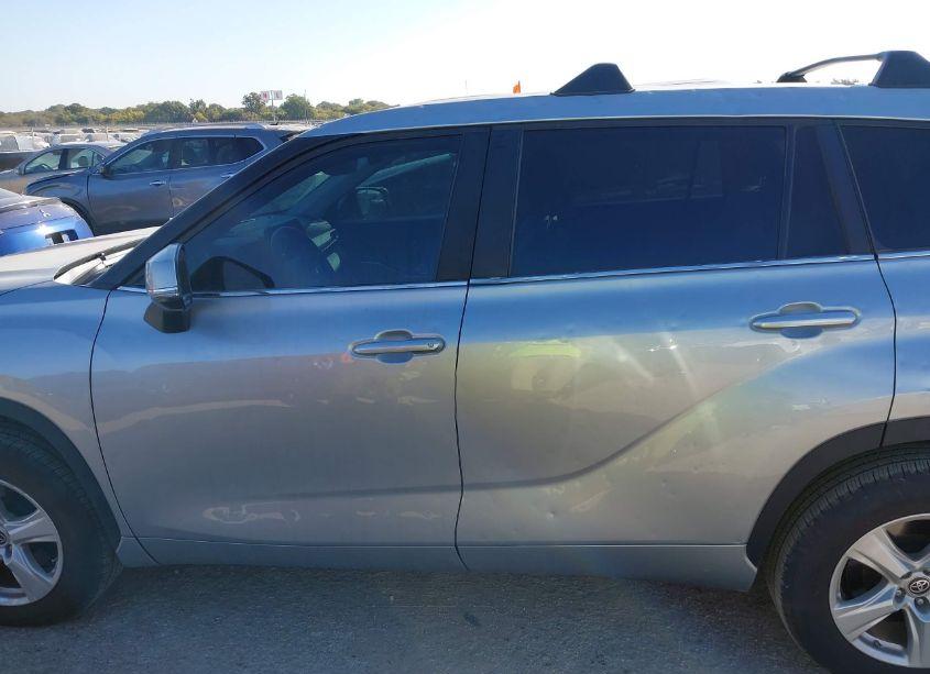 Photo 14 of 2023 Toyota Highlander LE (VIN 5TDKDRAH1PS502822)