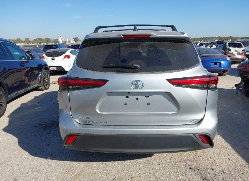 Photo 16 of 2023 Toyota Highlander LE (VIN 5TDKDRAH1PS502822)