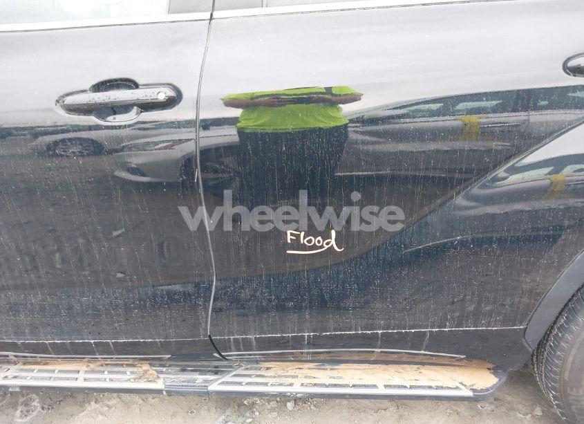 Photo 6 of 2023 Toyota Highlander XLE (VIN 5TDKDRAH1PS511083)