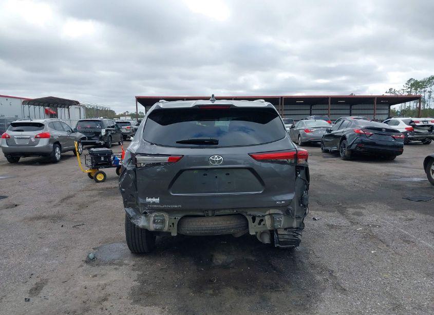 Photo 16 of 2023 Toyota Highlander XLE (VIN 5TDKDRAH2PS003754)