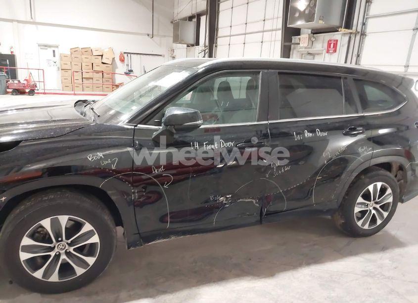 Photo 15 of 2023 Toyota Highlander XLE (VIN 5TDKDRAH2PS013944)