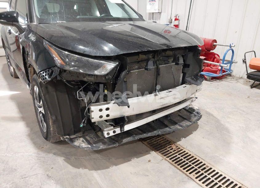 Photo 19 of 2023 Toyota Highlander XLE (VIN 5TDKDRAH2PS013944)