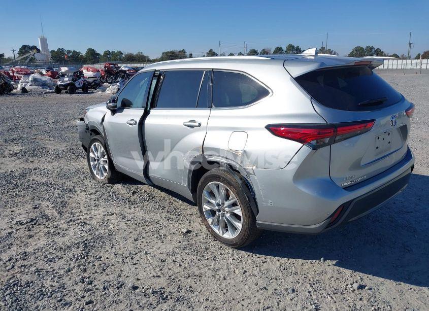 Photo 3 of 2023 Toyota Highlander LIMITED (VIN 5TDKDRAH2PS028346)