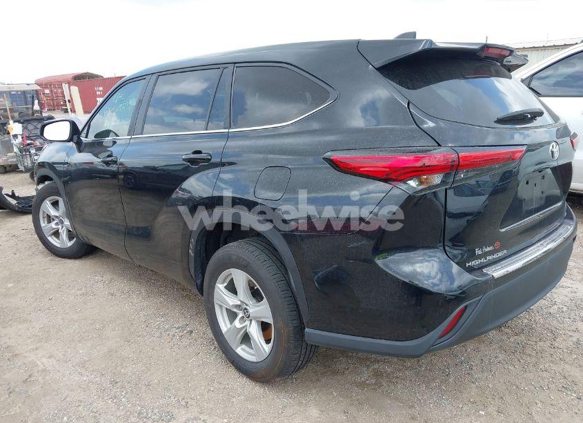 Photo 3 of 2023 Toyota Highlander LE (VIN 5TDKDRAH2PS509679)