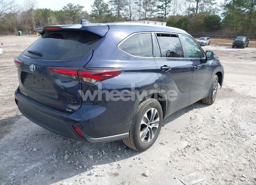 Photo 4 of 2024 Toyota Highlander XLE (VIN 5TDKDRAH2RS541311)