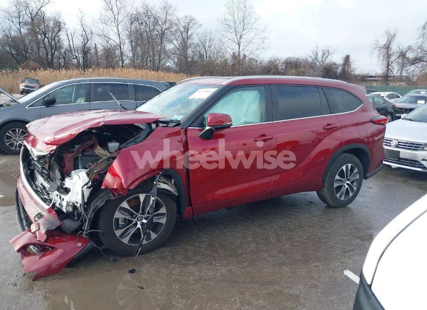 Photo 15 of 2023 Toyota Highlander XLE (VIN 5TDKDRAH3PS034088)