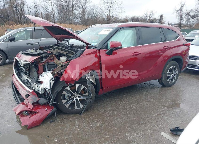 Photo 2 of 2023 Toyota Highlander XLE (VIN 5TDKDRAH3PS034088)