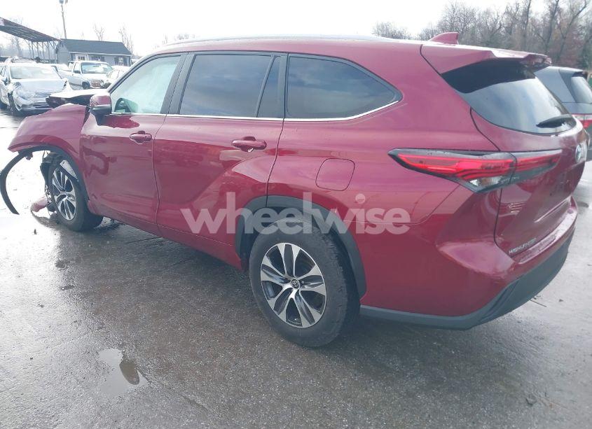 Photo 3 of 2023 Toyota Highlander XLE (VIN 5TDKDRAH3PS034088)