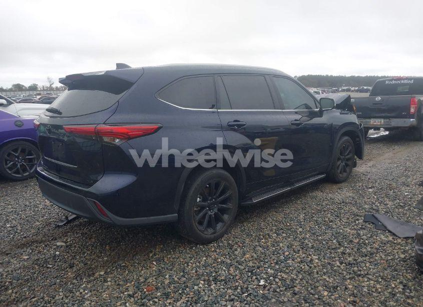Photo 4 of 2023 Toyota Highlander XLE (VIN 5TDKDRAH3PS043096)