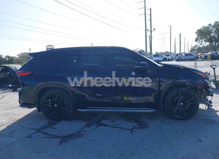 Photo 14 of 2023 Toyota Highlander XSE (VIN 5TDKDRAH3PS520691)