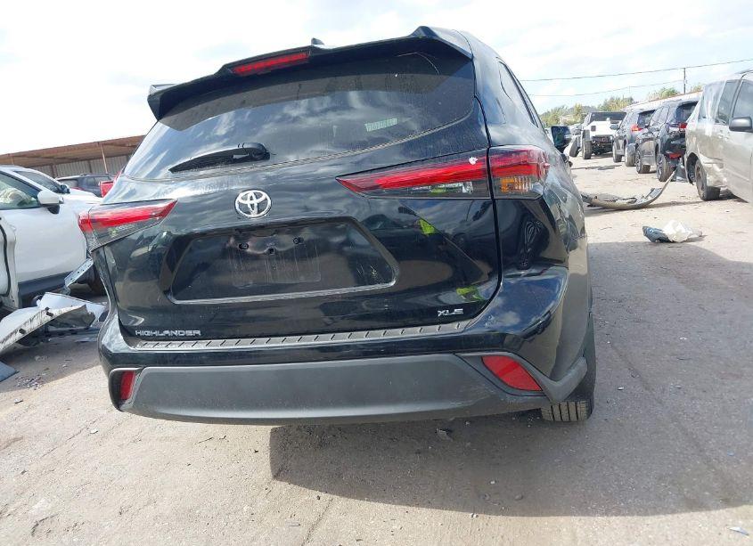 Photo 16 of 2024 Toyota Highlander XLE (VIN 5TDKDRAH3RS532987)