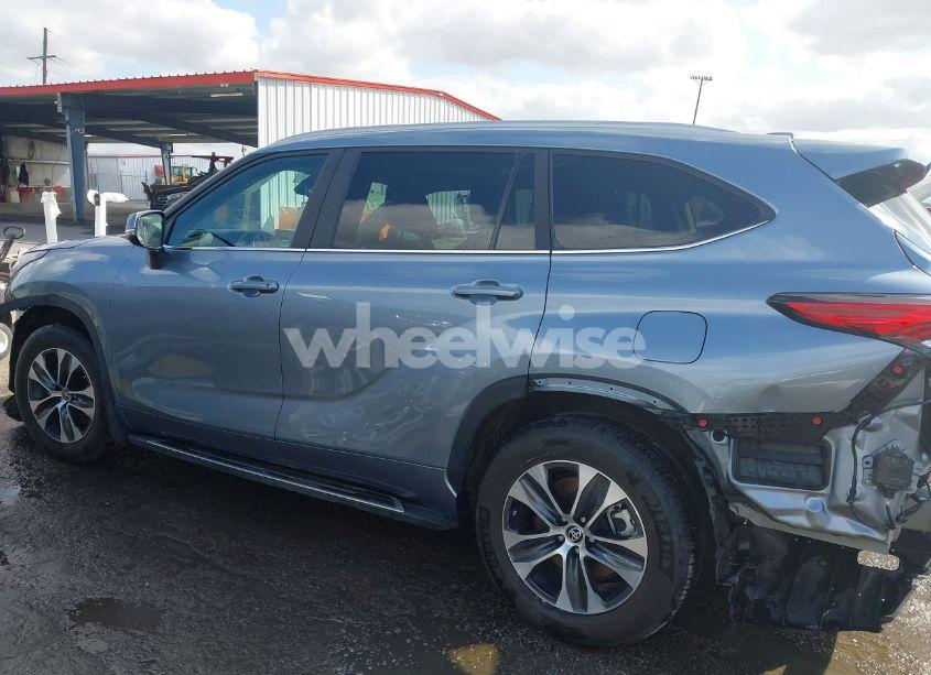 Photo 14 of 2023 Toyota Highlander XLE (VIN 5TDKDRAH4PS028204)