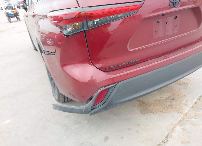 Photo 18 of 2023 Toyota Highlander LE (VIN 5TDKDRAH4PS509277)