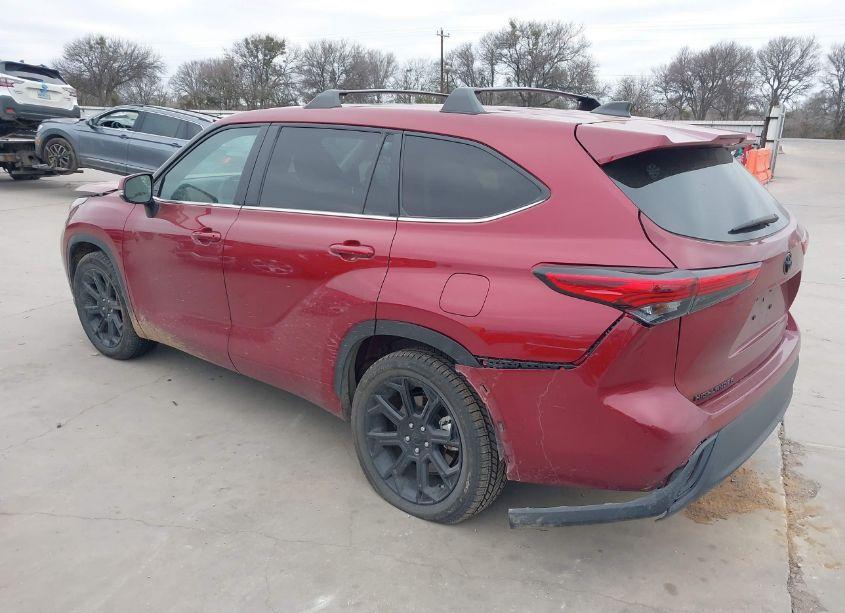 Photo 3 of 2023 Toyota Highlander LE (VIN 5TDKDRAH4PS509277)