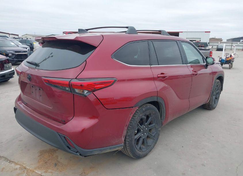 Photo 4 of 2023 Toyota Highlander LE (VIN 5TDKDRAH4PS509277)