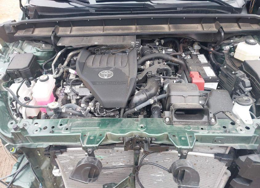 Photo 10 of 2024 Toyota Highlander XLE (VIN 5TDKDRAH4RS541410)