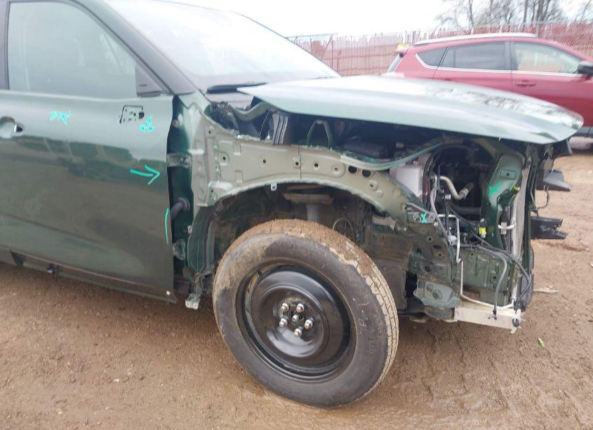 Photo 18 of 2024 Toyota Highlander XLE (VIN 5TDKDRAH4RS541410)