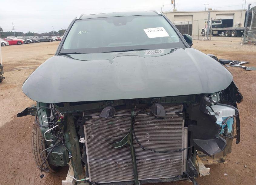 Photo 6 of 2024 Toyota Highlander XLE (VIN 5TDKDRAH4RS541410)