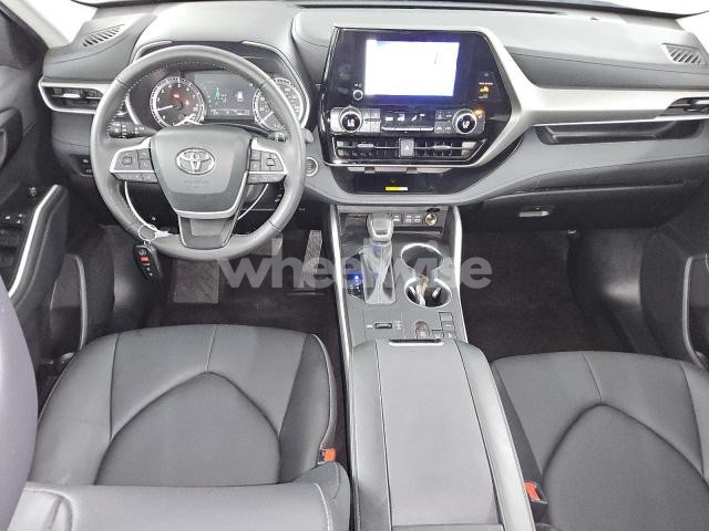 Photo 10 of 2025 TOYOTA HIGHLANDER LE (VIN 5TDKDRAH4SS551568)
