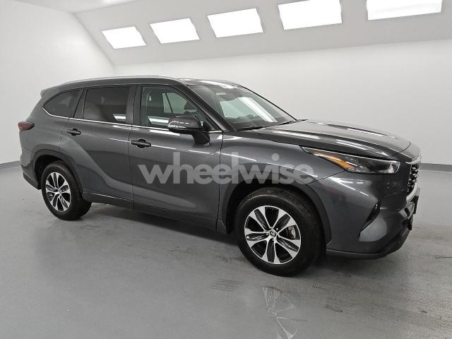 Photo 3 of 2025 TOYOTA HIGHLANDER LE (VIN 5TDKDRAH4SS551568)
