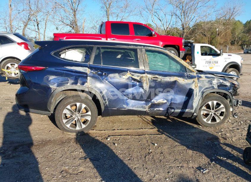 Photo 14 of 2023 Toyota Highlander XLE (VIN 5TDKDRAH5PS043164)