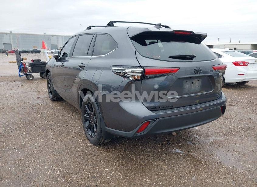 Photo 3 of 2023 Toyota Highlander LE (VIN 5TDKDRAH5PS509207)