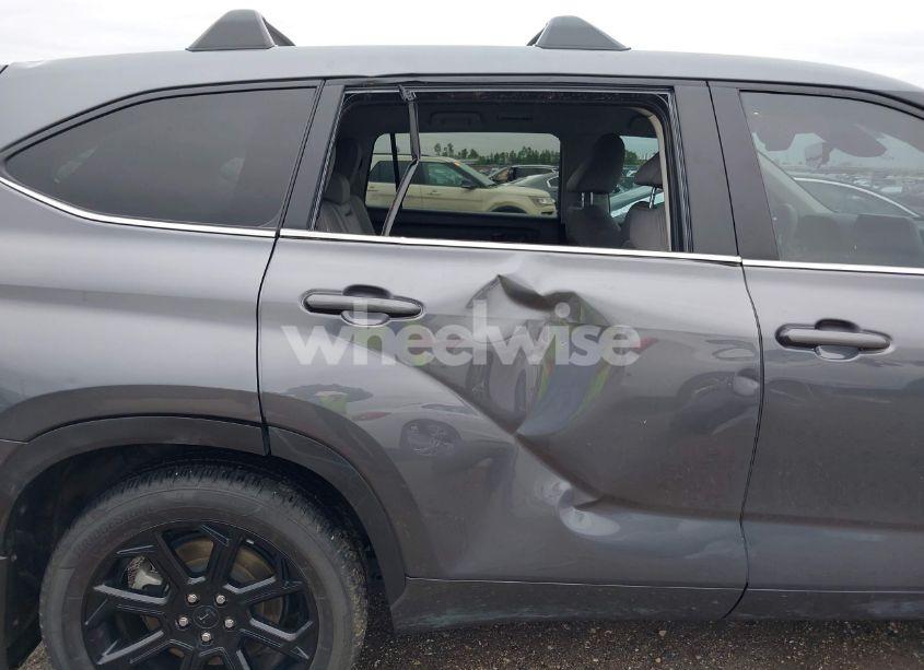 Photo 6 of 2023 Toyota Highlander LE (VIN 5TDKDRAH5PS509207)