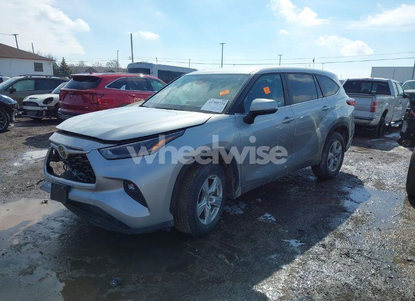 Photo 2 of 2023 Toyota Highlander LE (VIN 5TDKDRAH5PS514469)