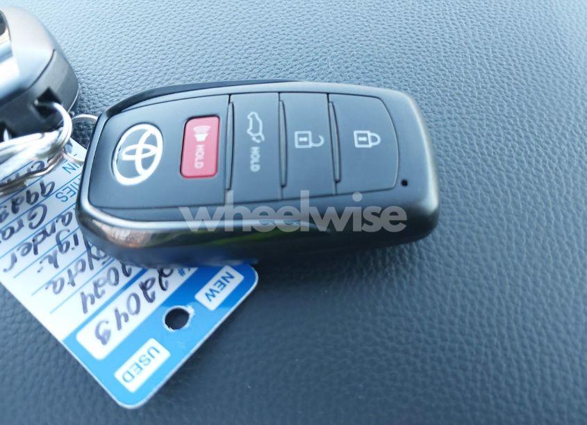 Photo 11 of 2024 Toyota Highlander XLE (VIN 5TDKDRAH5RS049923)