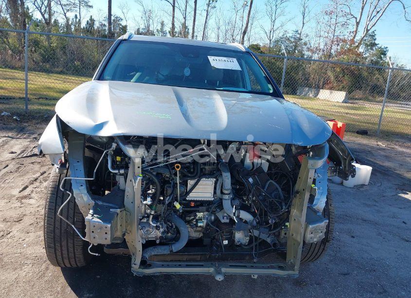 Photo 12 of 2024 Toyota Highlander XLE (VIN 5TDKDRAH5RS049923)