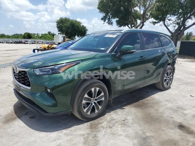 Photo 4 of 2025 TOYOTA HIGHLANDER LE (VIN 5TDKDRAH5SS552969)
