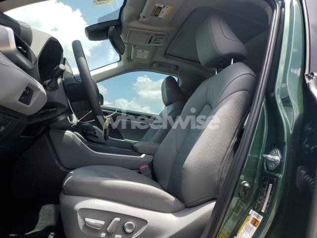 Photo 9 of 2025 TOYOTA HIGHLANDER LE (VIN 5TDKDRAH5SS552969)