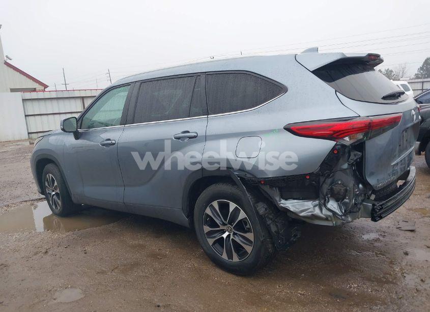 Photo 15 of 2023 Toyota Highlander XLE (VIN 5TDKDRAH6PS027202)