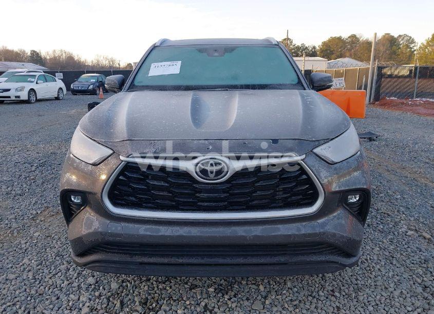 Photo 12 of 2023 Toyota Highlander XLE (VIN 5TDKDRAH6PS031105)