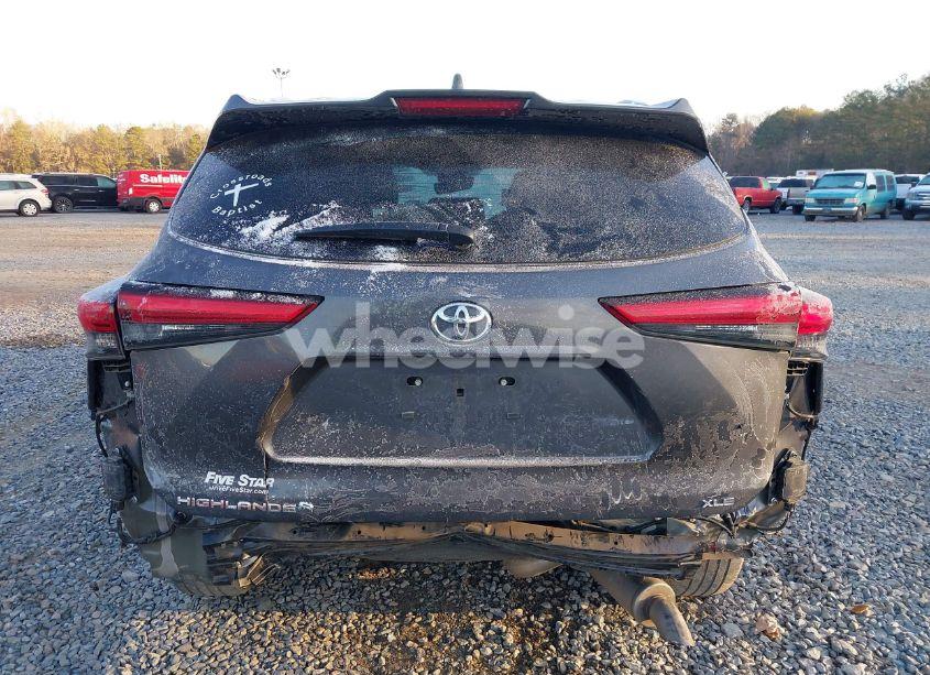 Photo 16 of 2023 Toyota Highlander XLE (VIN 5TDKDRAH6PS031105)