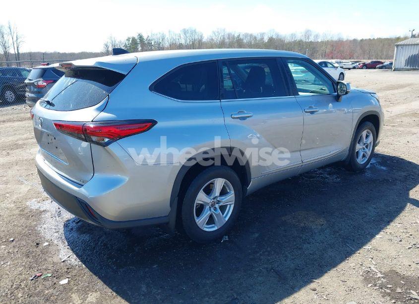 Photo 4 of 2023 Toyota Highlander LE (VIN 5TDKDRAH6PS502220)