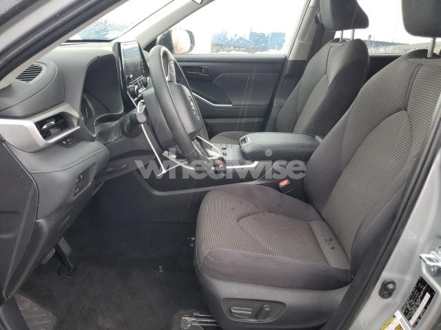 Photo 12 of 2025 TOYOTA HIGHLANDER LE (VIN 5TDKDRAH6SS554827)
