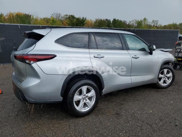 Photo 2 of 2025 TOYOTA HIGHLANDER LE (VIN 5TDKDRAH6SS554827)