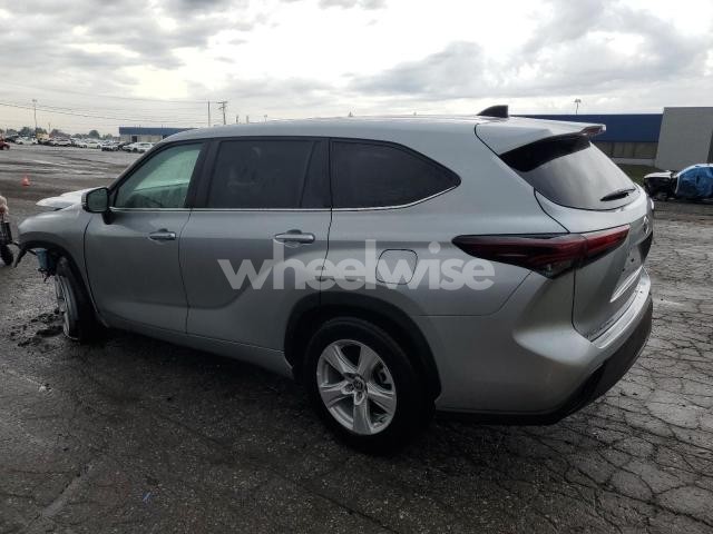 Photo 9 of 2025 TOYOTA HIGHLANDER LE (VIN 5TDKDRAH6SS554827)