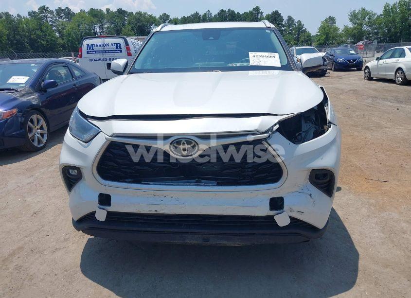 Photo 12 of 2023 Toyota Highlander XLE (VIN 5TDKDRAH7PS028858)