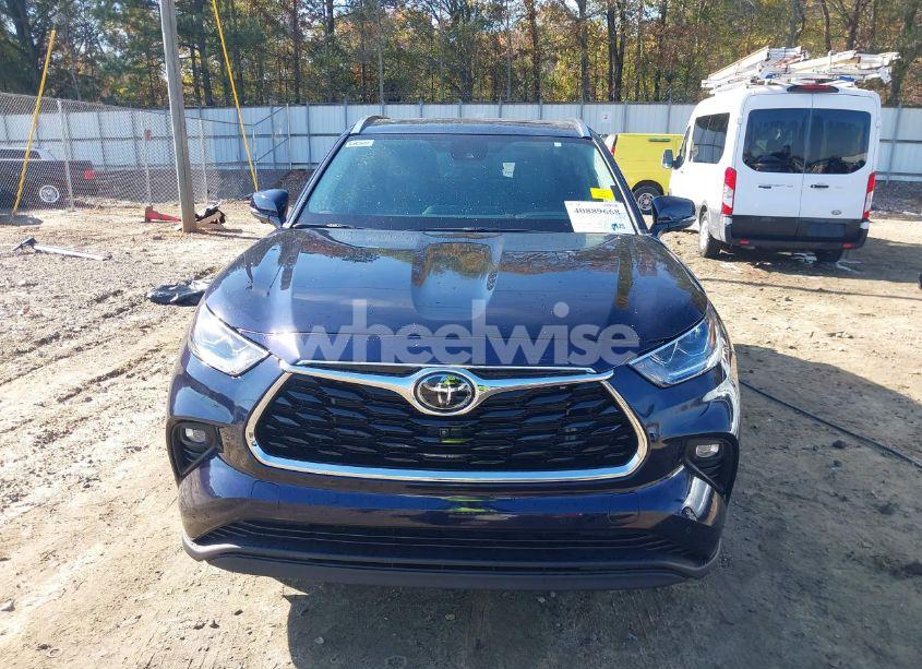 Photo 13 of 2023 Toyota Highlander LIMITED (VIN 5TDKDRAH7PS043196)