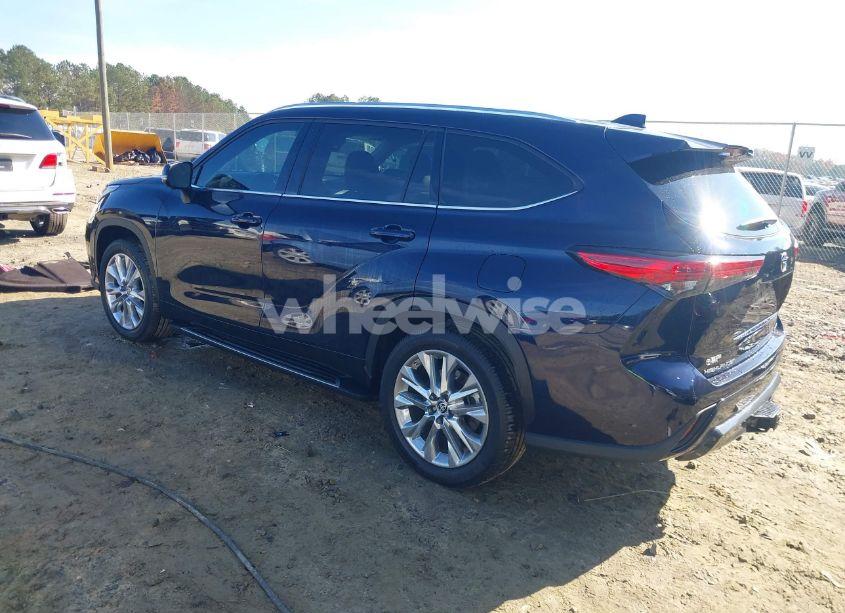 Photo 3 of 2023 Toyota Highlander LIMITED (VIN 5TDKDRAH7PS043196)