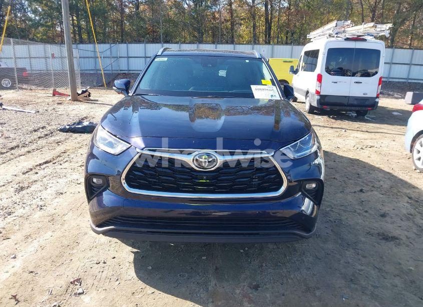 Photo 6 of 2023 Toyota Highlander LIMITED (VIN 5TDKDRAH7PS043196)
