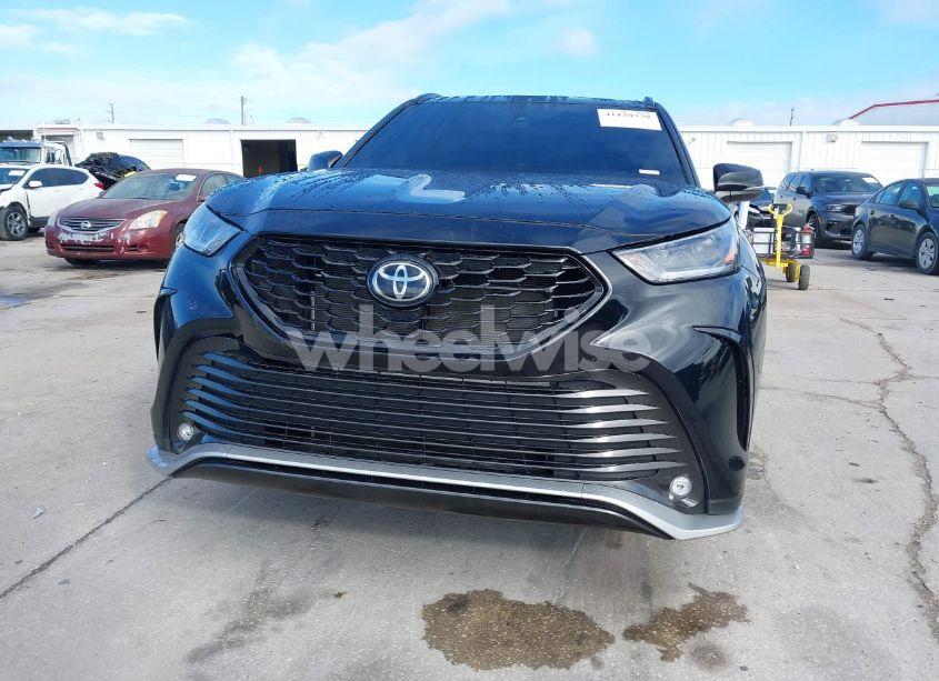 Photo 12 of 2023 Toyota Highlander XSE (VIN 5TDKDRAH8PS511355)