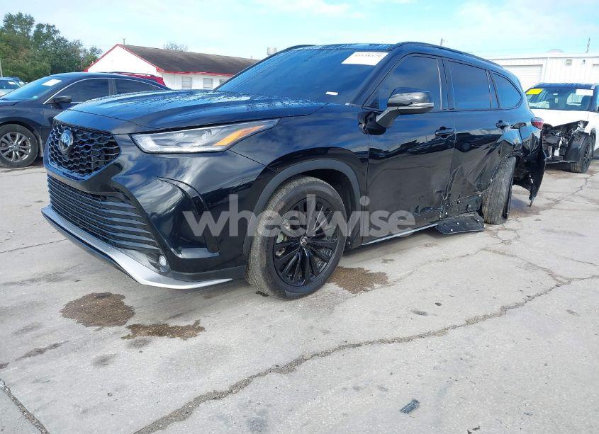 Photo 2 of 2023 Toyota Highlander XSE (VIN 5TDKDRAH8PS511355)
